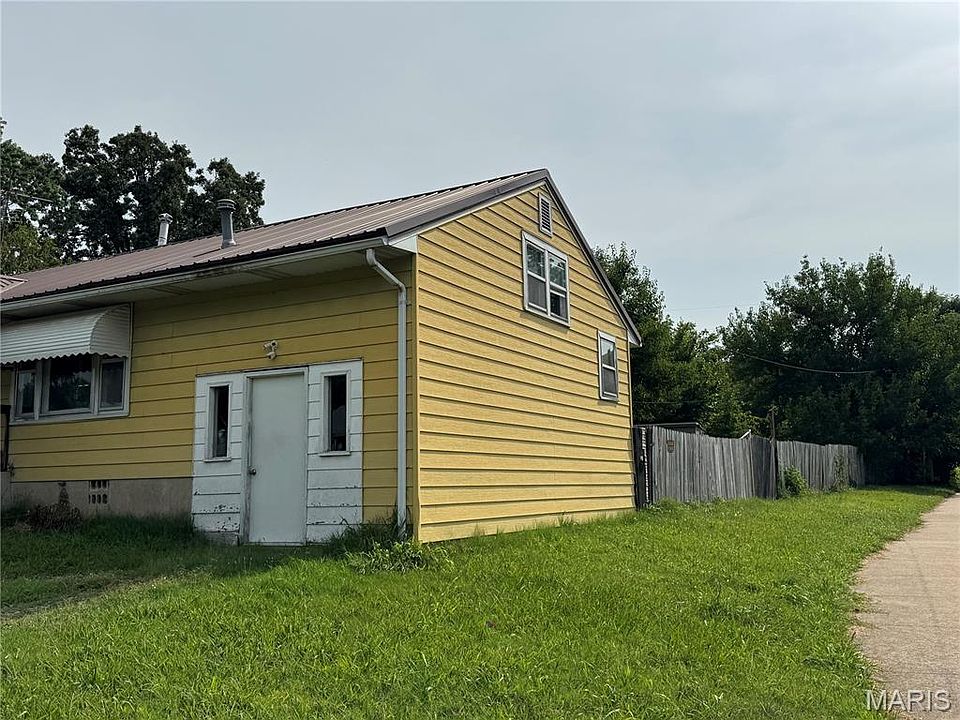 2nd image of 280 Walser St