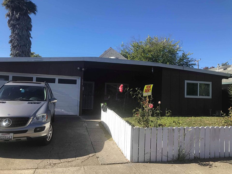 2nd image of 374 Bruce Ave