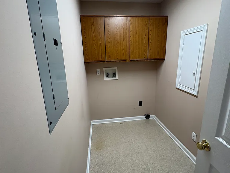 204 W Railroad St #4 — Photo 3
