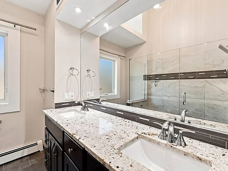 741 Harrison St — Photo 15
