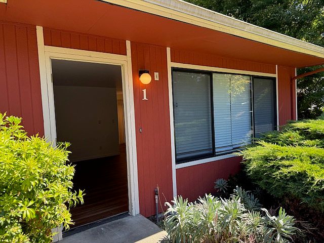 1st image of 23820 Edmonds Way APT 1