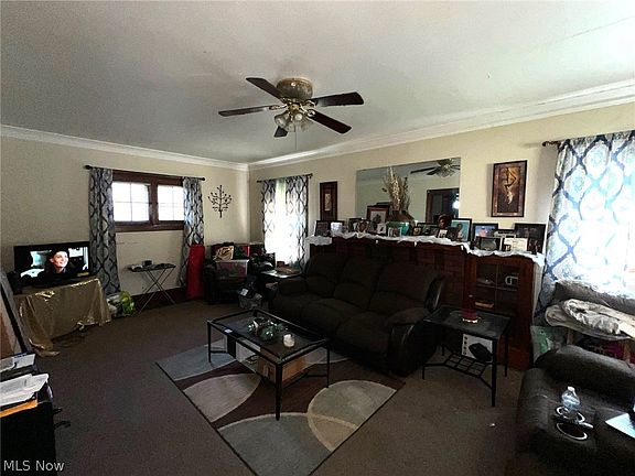 2nd image of 2117 Elm St