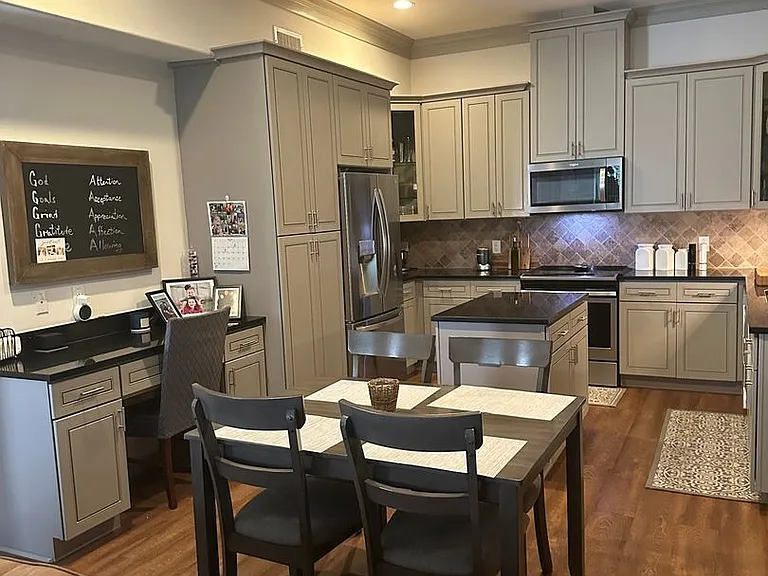 1325 Summerset Ln — Photo 9