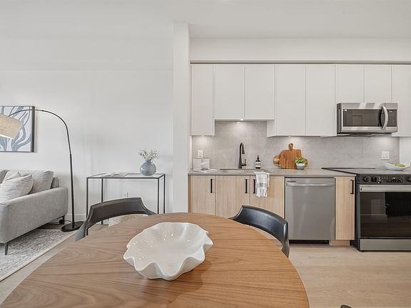 5th image of 10065 133rd St #404