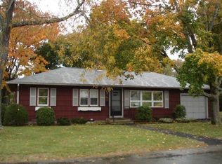 30 Farnum Rd, Warwick, RI 02888