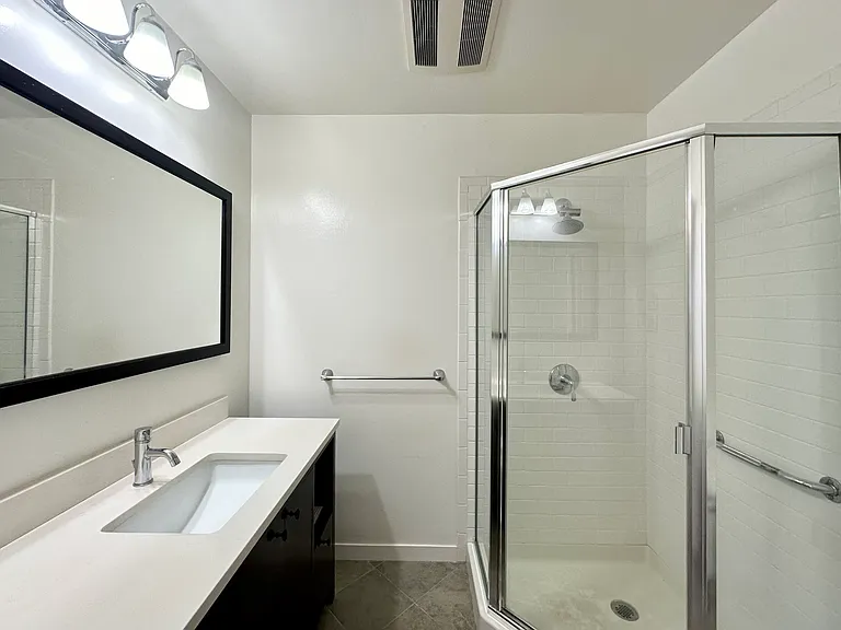 339 Paramount Dr — Photo 11