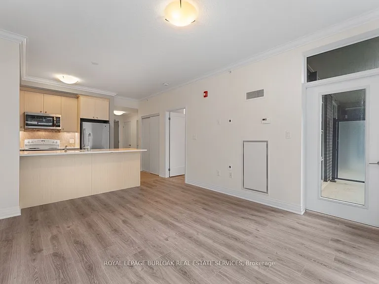 10 Concord Pl #213 — Photo 10