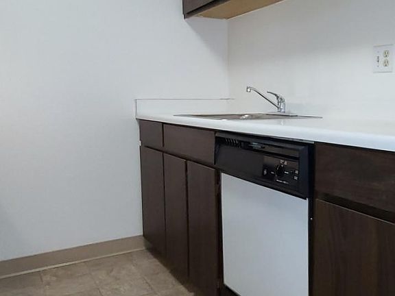 4th image of 1940 Franklin St #106