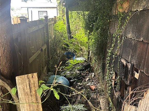 3rd image of 3712 California Ave