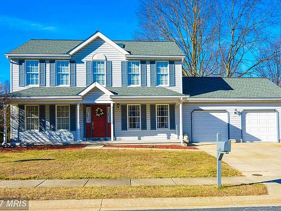 3rd image of 406 Poplar Ct