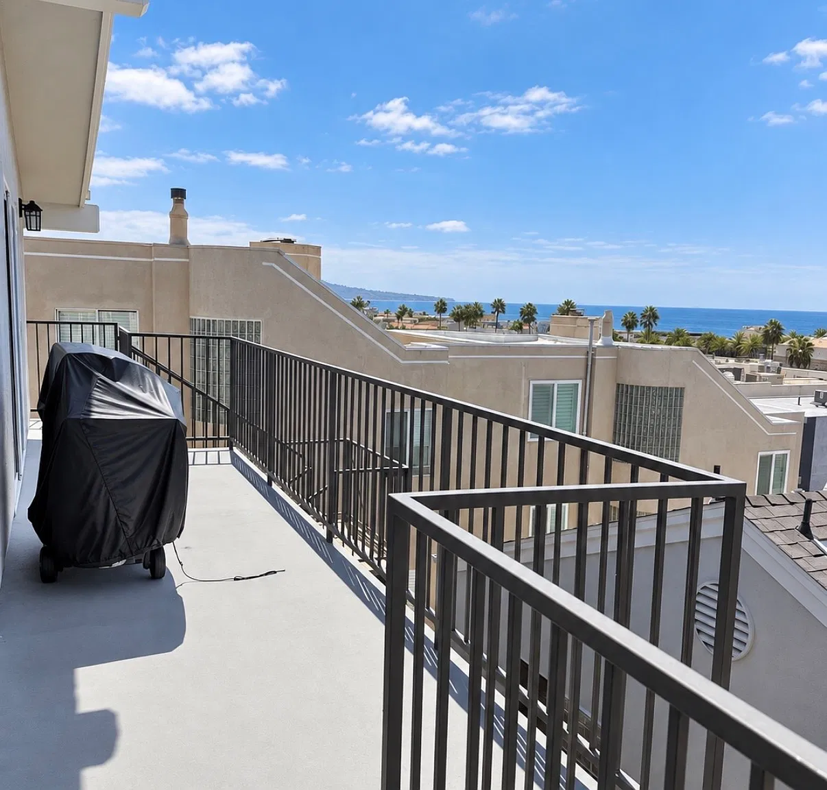 2 bed, 1.5 bath, 1150 sqft, $5,950 — Photo 4