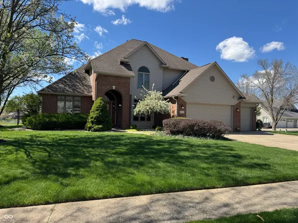 84 Racquet Ct, Greenwood, IN 46142