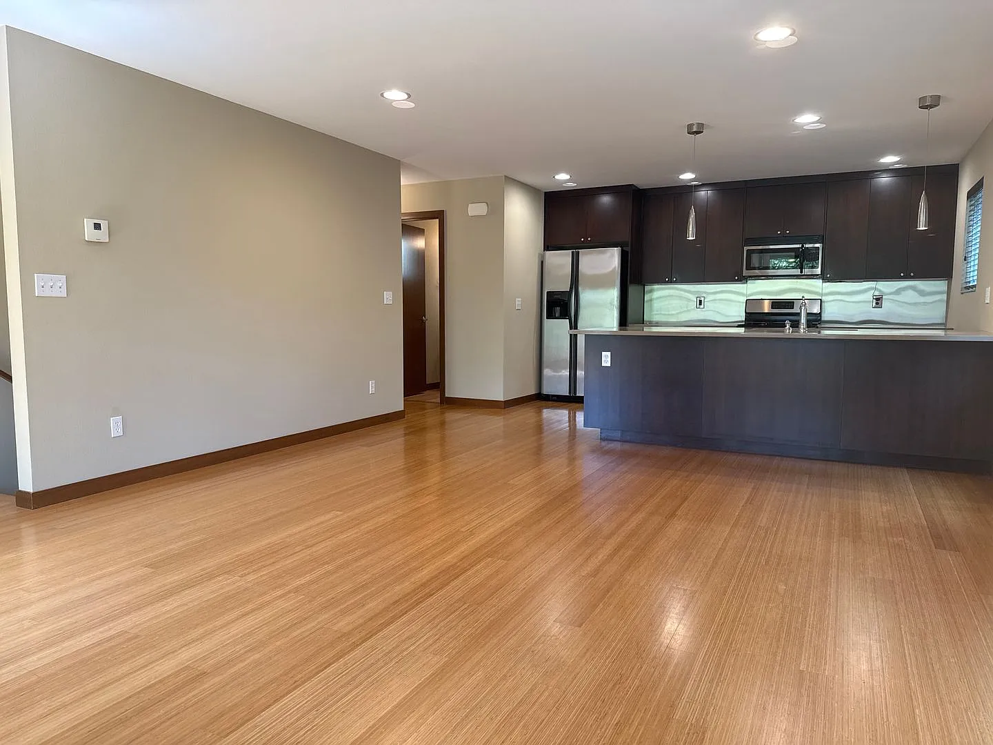 Convenient 3 beds, 2.5 bath in Ballard — Photo 4