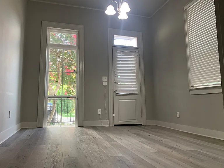 2630 Eagle St — Photo 1