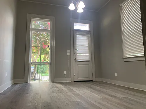 2630 Eagle St Photo 1