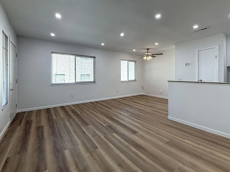 3532 Rainbow Ln — Photo 6
