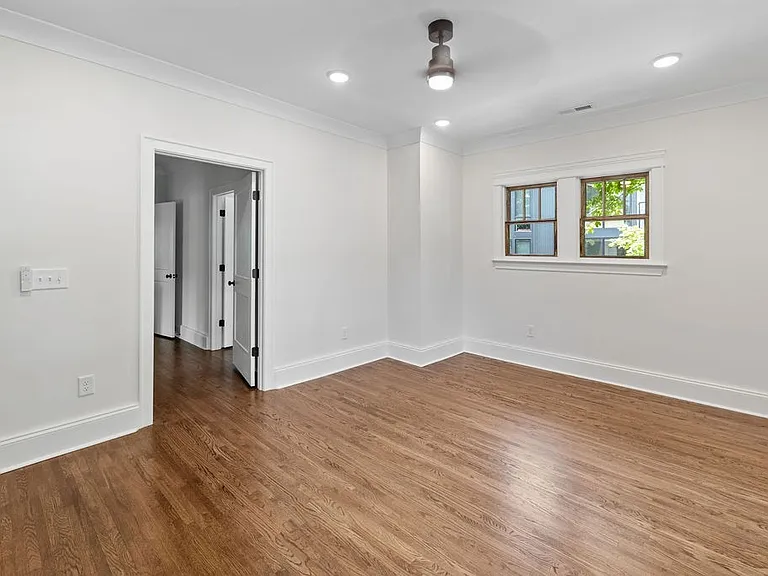 208 Fairfax Ave — Photo 44