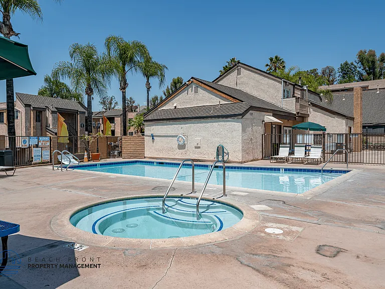 Rollingwood Apartments — Photo 7