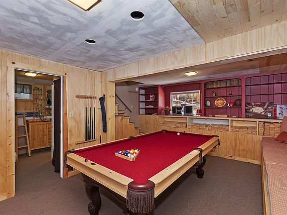 5th image of 701 Oak Knoll Dr