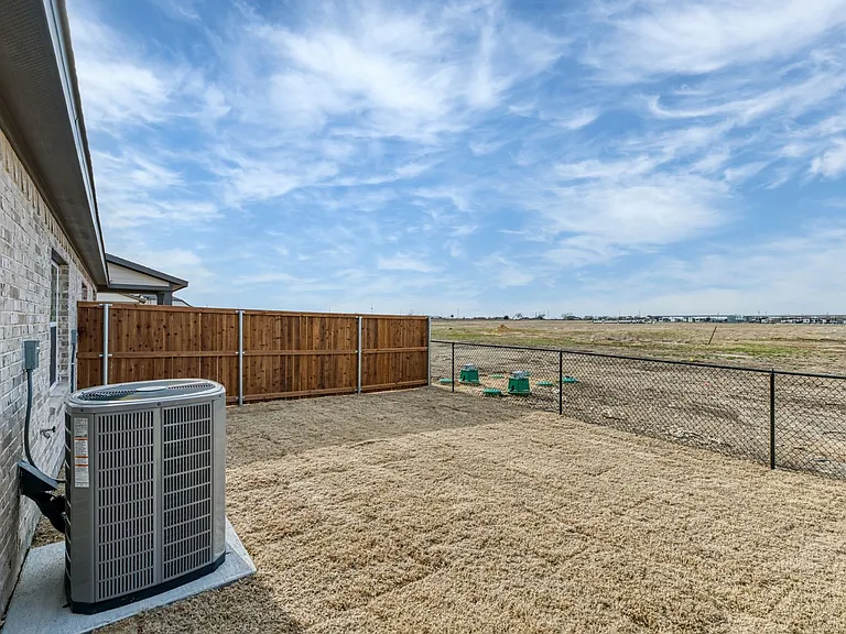 4407 Clovis Ct — Photo 33