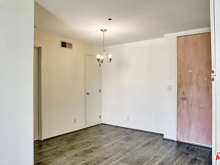 10610 Wilshire Blvd #533 — Photo 9
