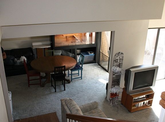 2nd image of 954 Tennyson Ln