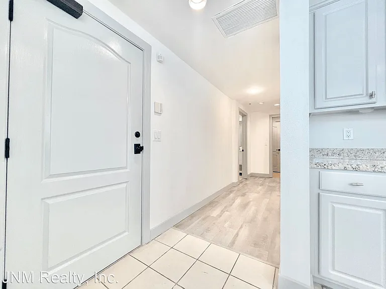 8411 De Longpre Ave #203 — Photo 6