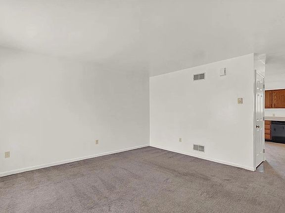 3rd image of 417 N Market St
