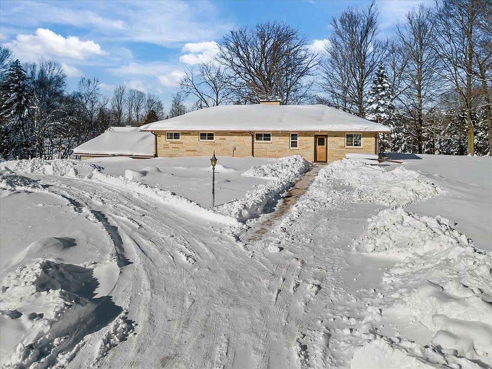 1st image of 798 Riverview DRIVE