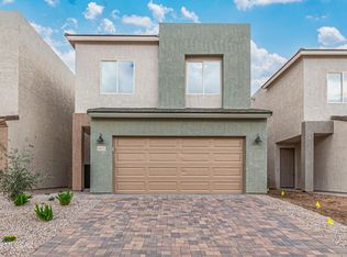 8821 N Sherry Cervi Way, Tucson, AZ 85743