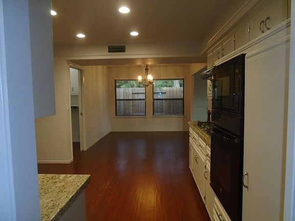 4th image of 9501 Laurel Oak Way