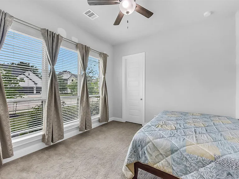 11927 Carillon Forest Dr — Photo 26