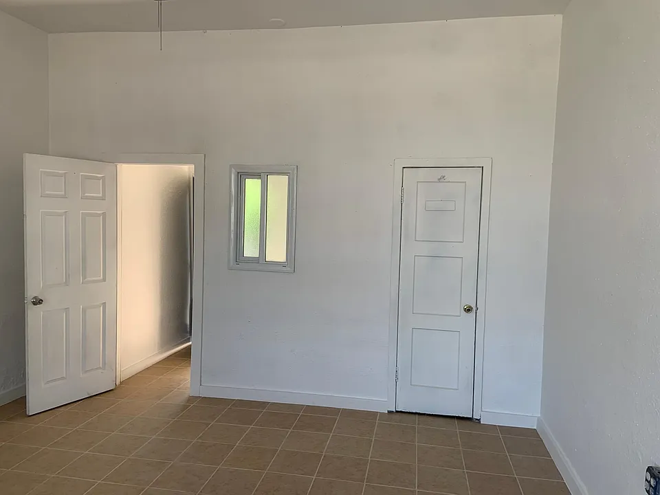 5728 E Beverly Blvd #1/2