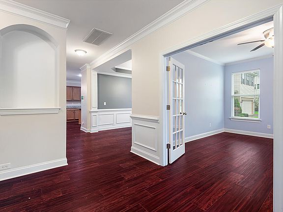 4th image of 57 Standing Oaks Ln