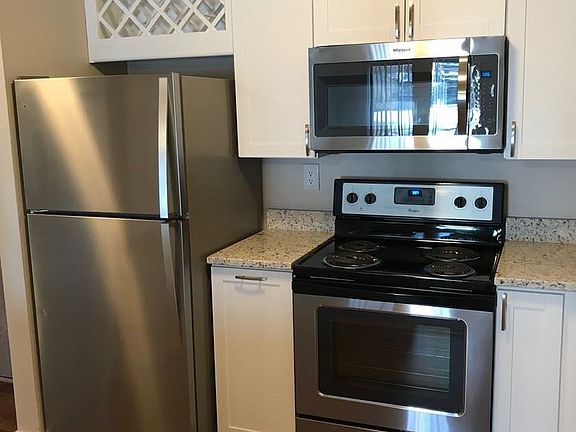 3rd image of 3900 Plymouth Blvd APT 116