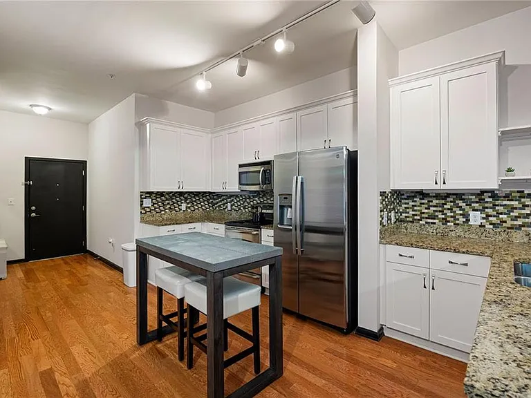 5300 Peachtree Rd #501 — Photo 7