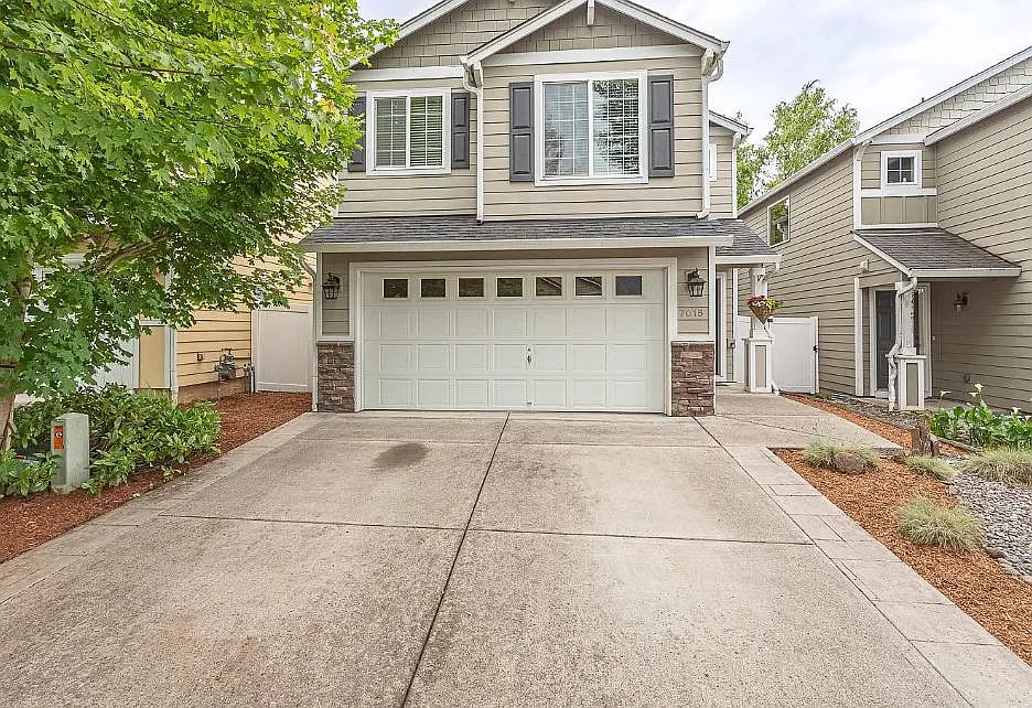 3 bed, 2.5 bath, 1676 sqft, $2,650 — Photo 1