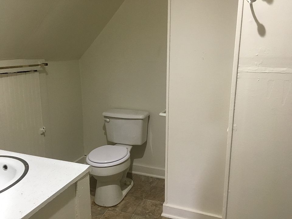 2nd image of 334 College Ave APT 2