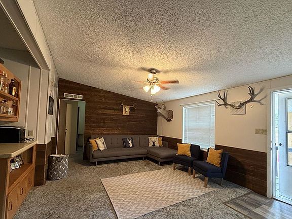 3rd image of 6 White River Ln