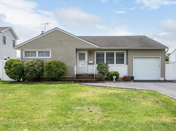 3184 Cherrywood Drive, Wantagh, NY 11793