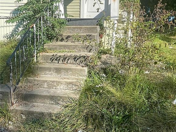 4th image of 949 Ella Ct