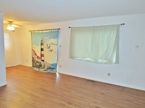 3rd image of 2701 N Peterson Dr