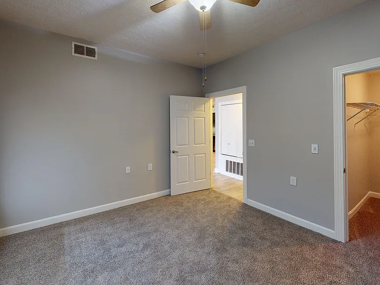 Aspenwood Apartments — Photo 20