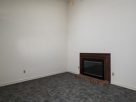 5th image of 3429 Laredo Dr