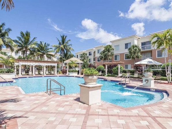 6305 Myrtlewood Cir W