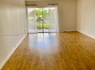 Kings Creek South, Miami, FL 33143