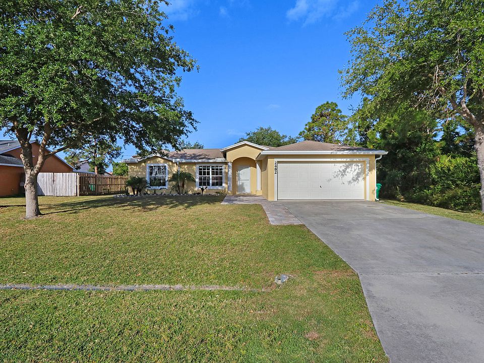 1st image of 2482 SE Robin Circle