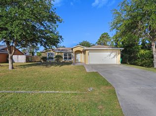 2482 SE Robin Cir, Pt Saint Lucie, FL 34953