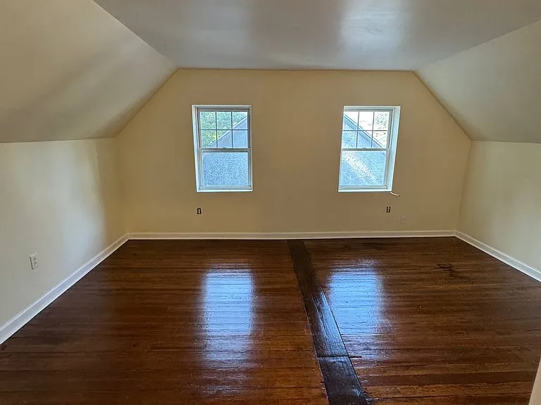 309 East Ave — Photo 23