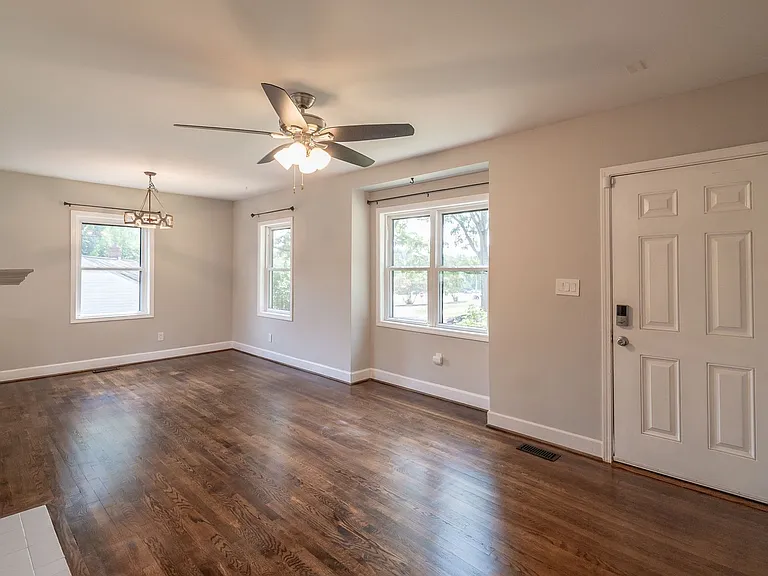 2520 Brentwood Pl — Photo 9